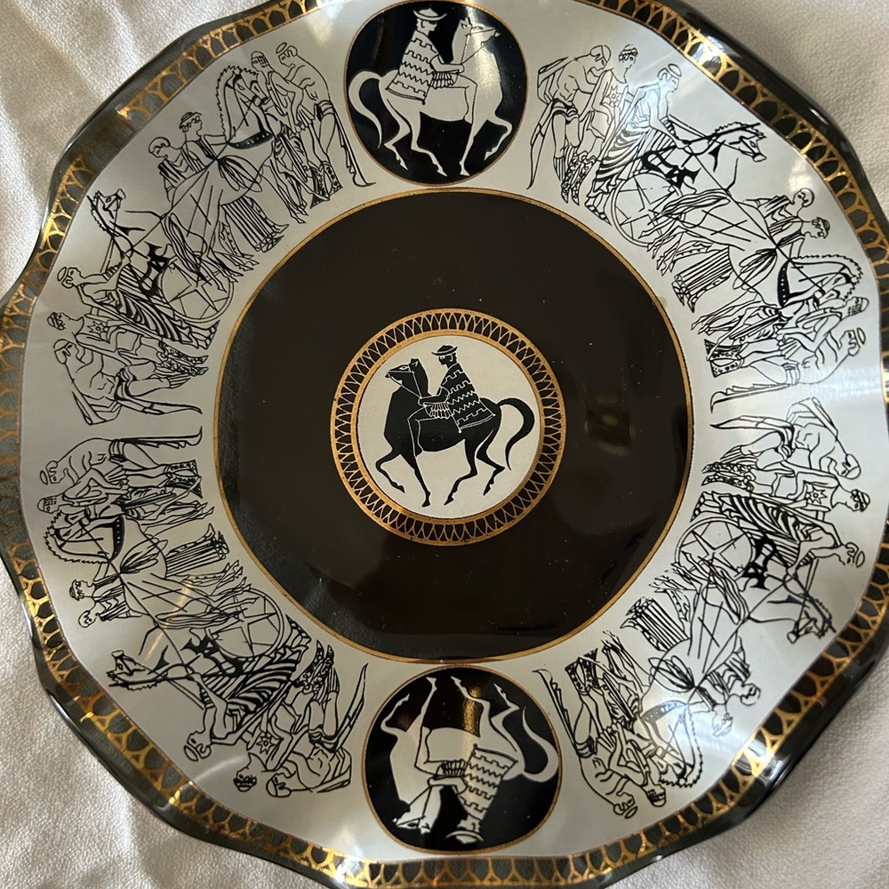 Elegant Black and Gold Decorative Plate